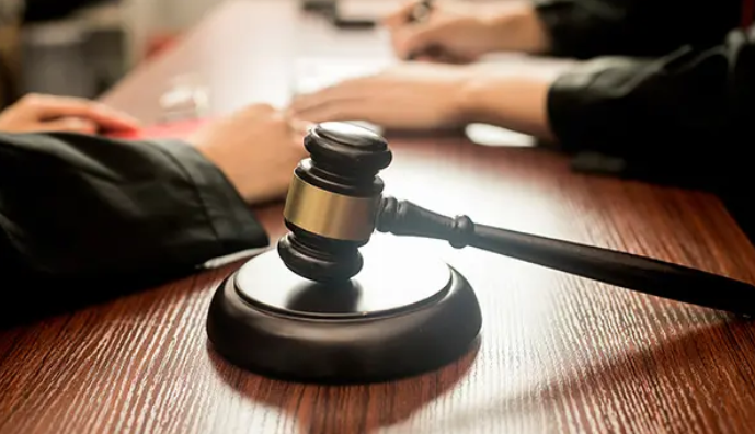 孫子愛(ài)吃小龍蝦爺爺狂偷100多斤被抓，盜竊罪怎么判
